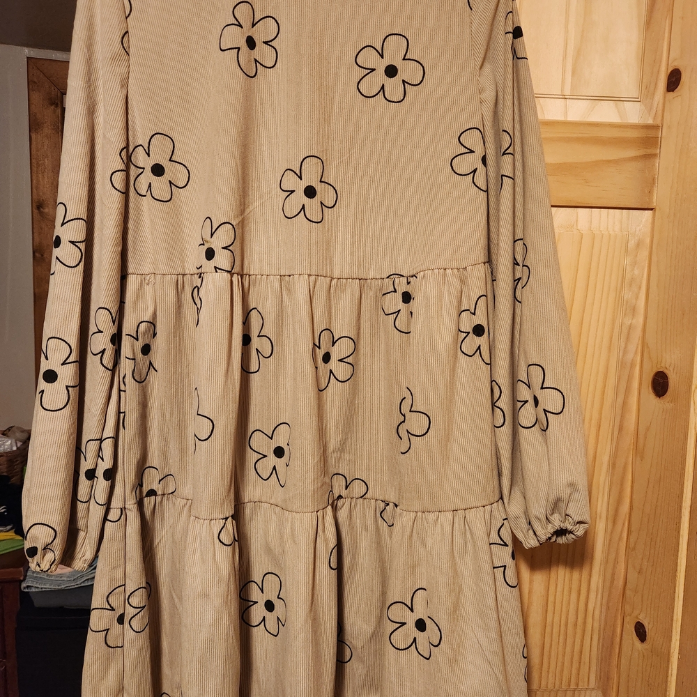 Elegant Floral Casual Dress - Tan
